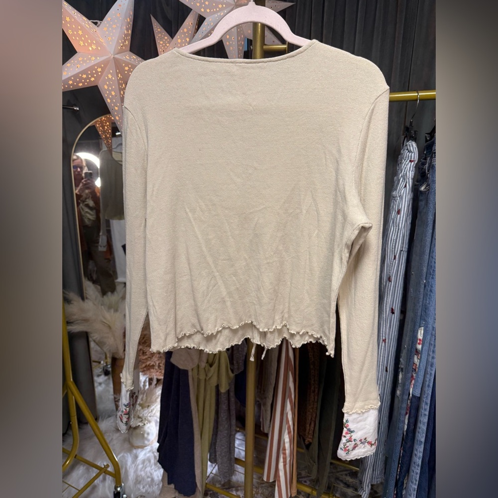 Free People Dipped in Floral Embroidered Cardi in Morning Oat NWOT - Picture 9 of 10